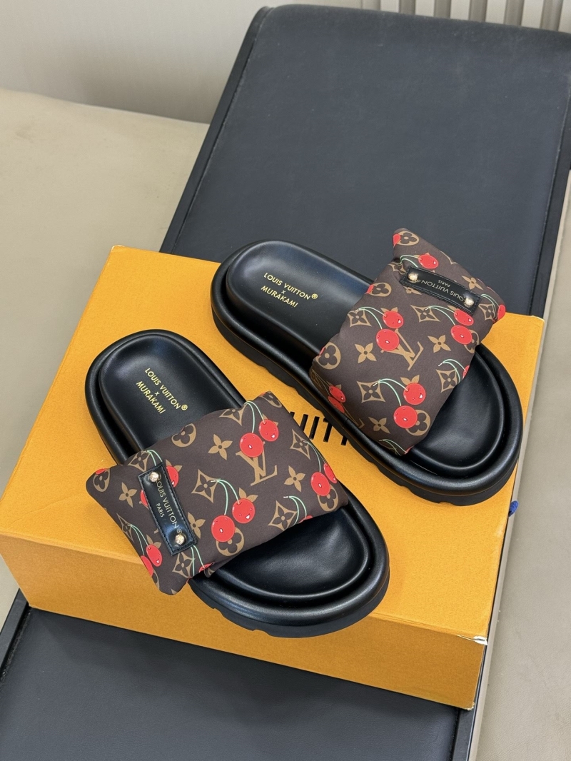 l0vis Vvtt0n slippers